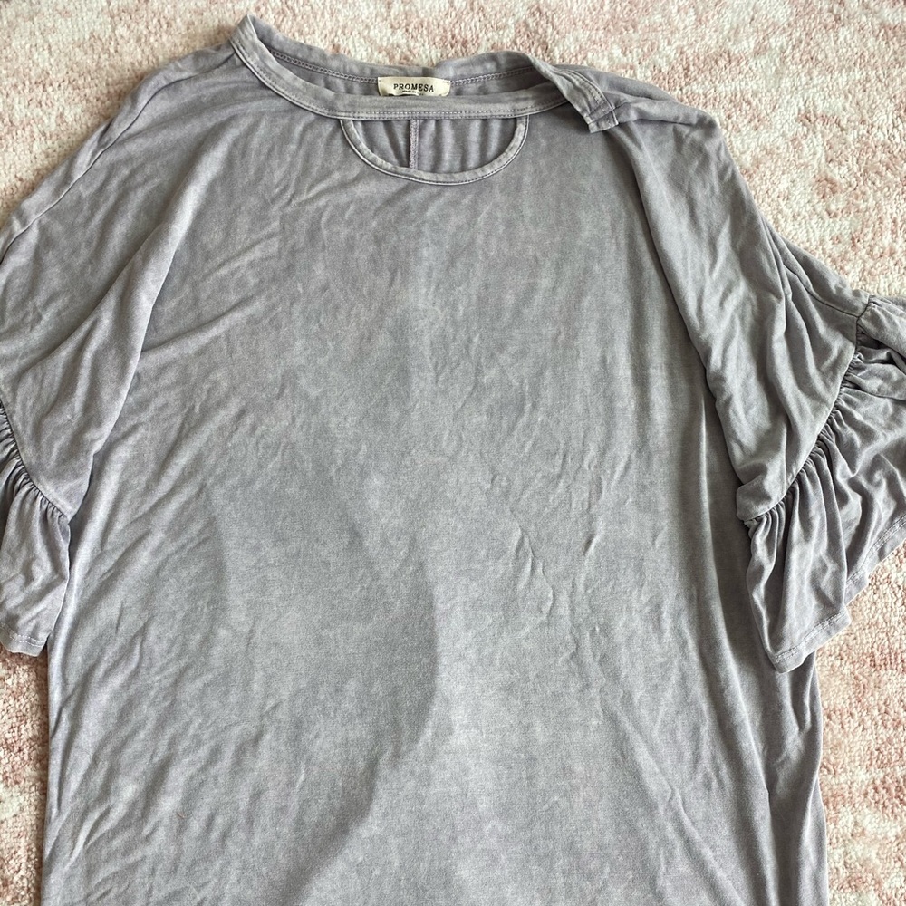 Flowy grey top